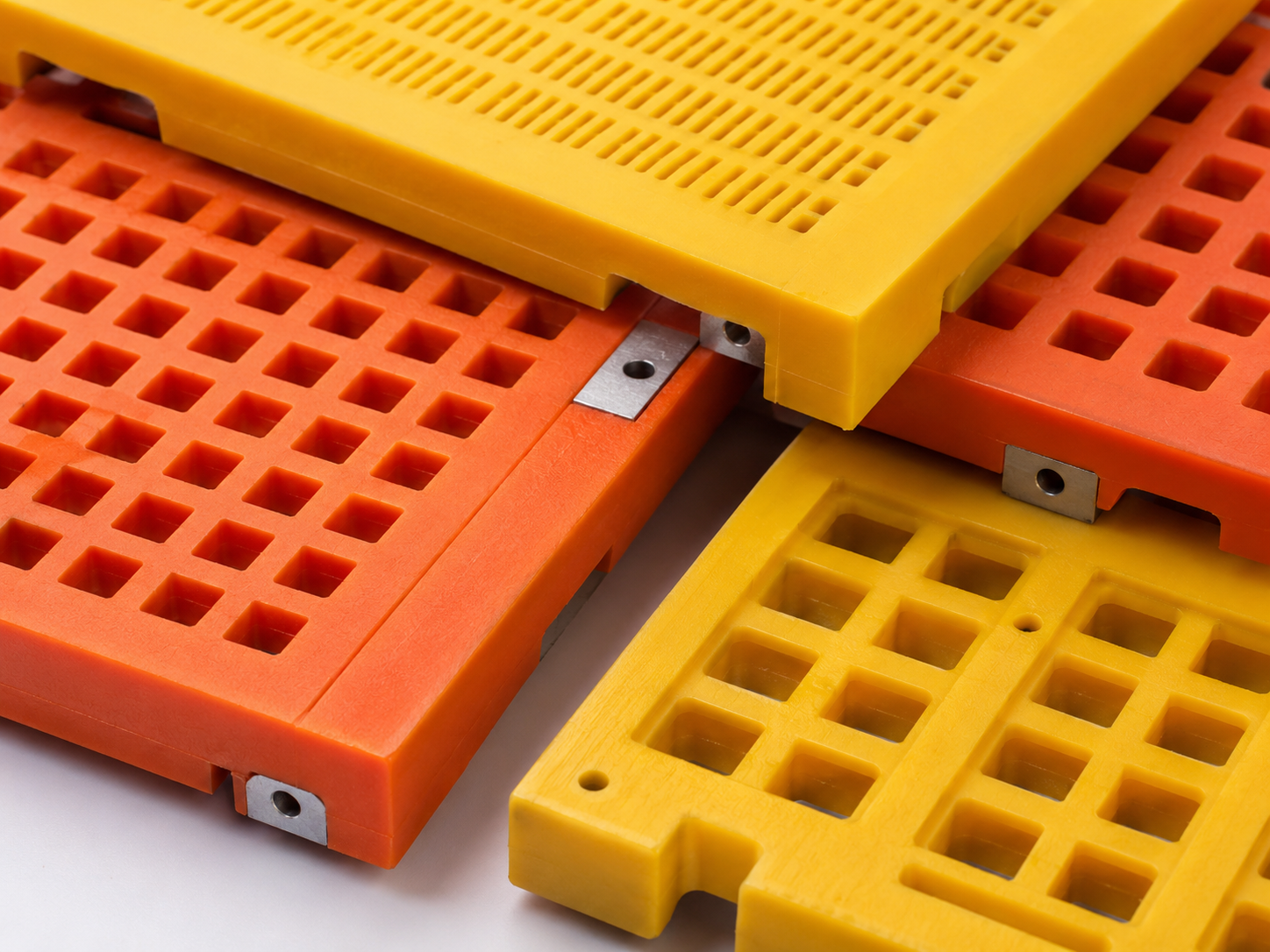Polyurethane screen panel aperture detail